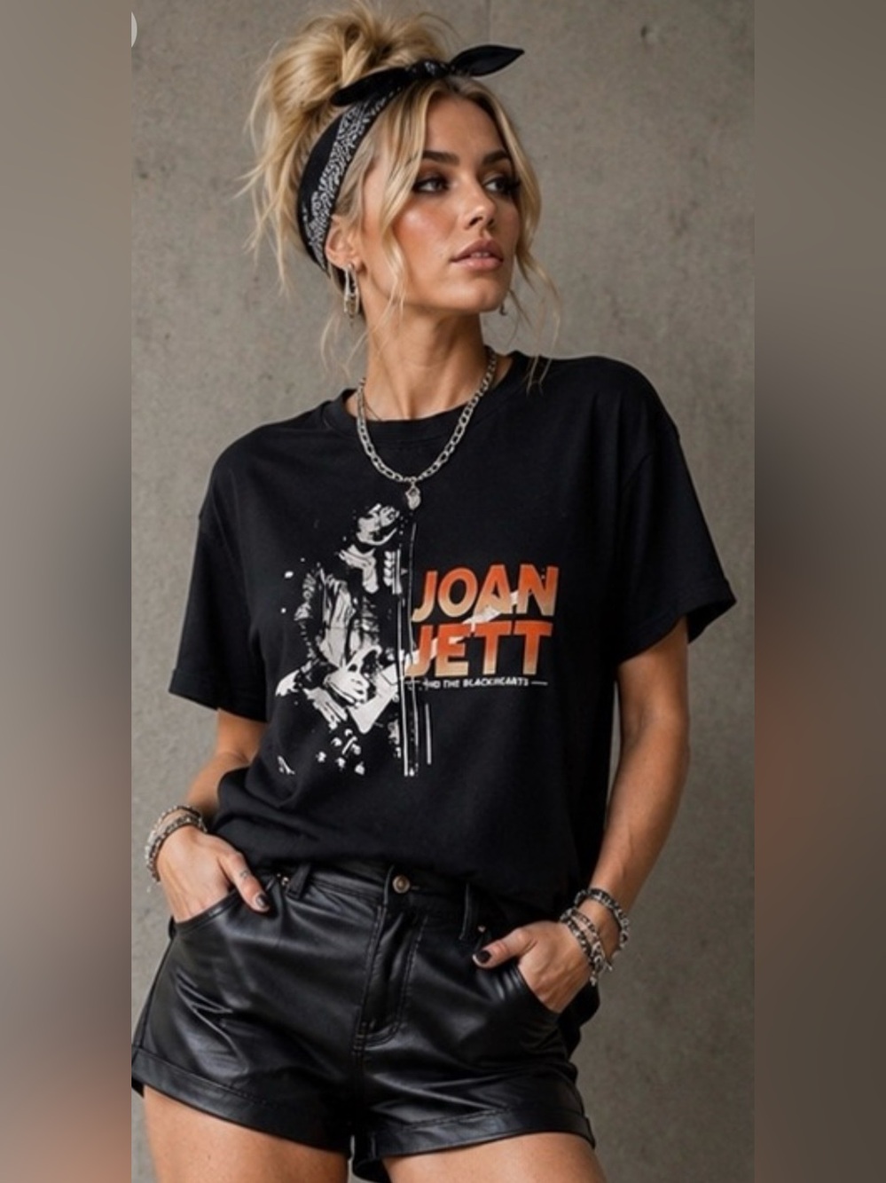 Gildan Joan Jett and The Blackhearts Graphic Tee
